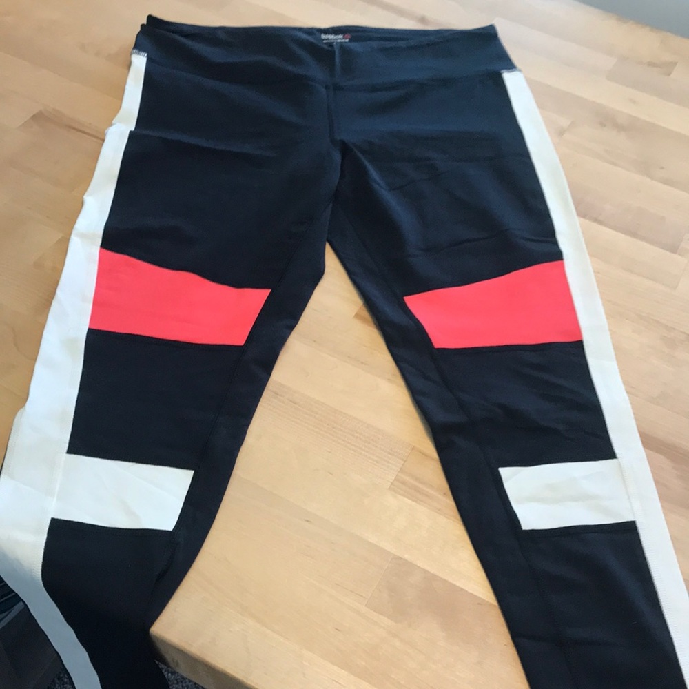 Reebok Speedwick Geometric leggings size large